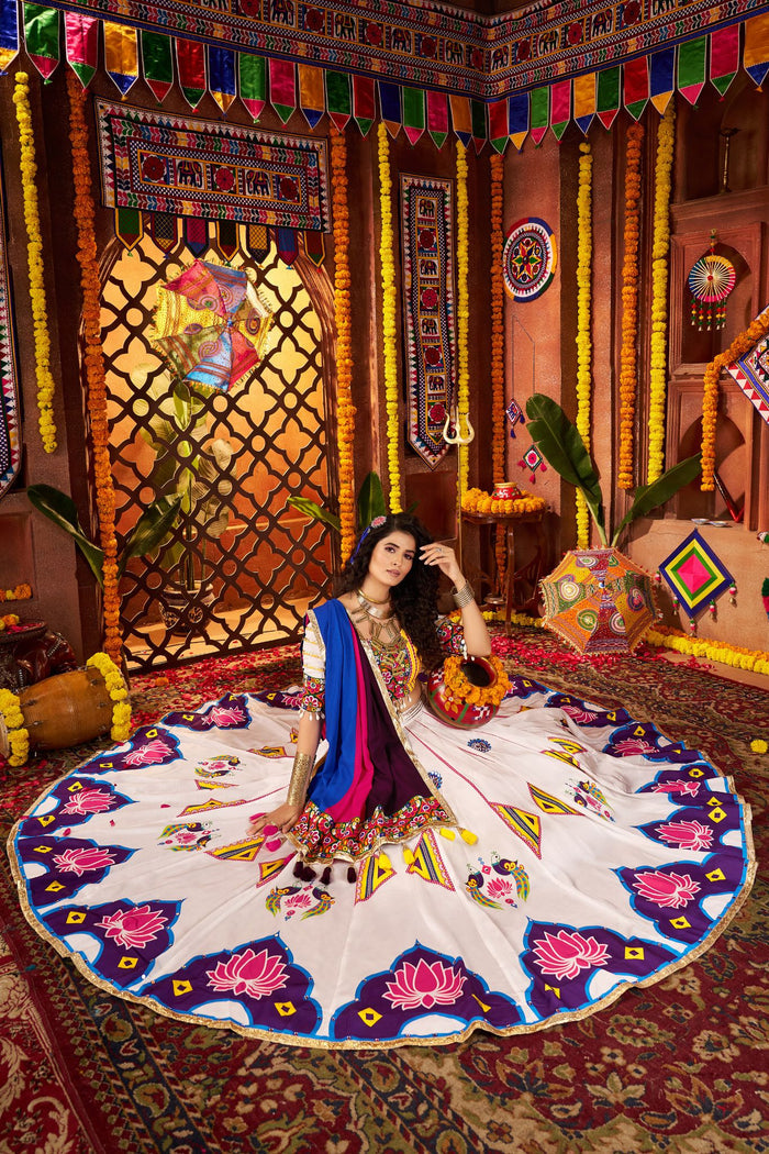 Zayana – Designer White Navratri Lehenga Choli with Mirror & Hand Embroidery Work