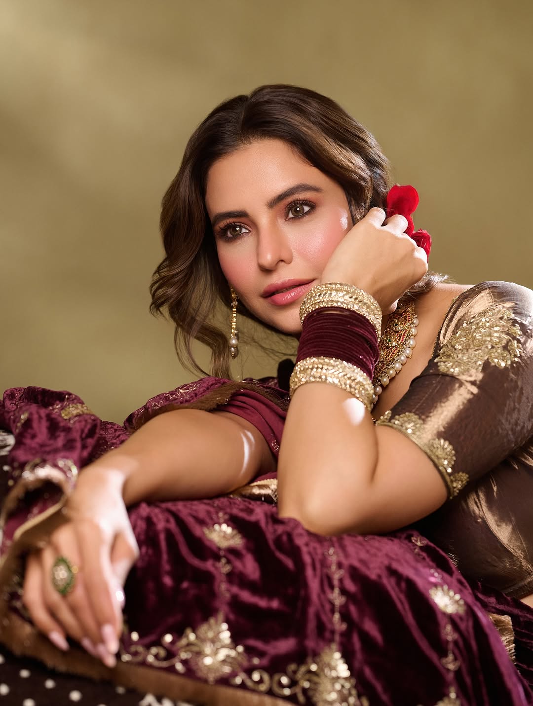 Zayana Royale – Designer Velvet & Silk Embroidered Bridal Lehenga Choli