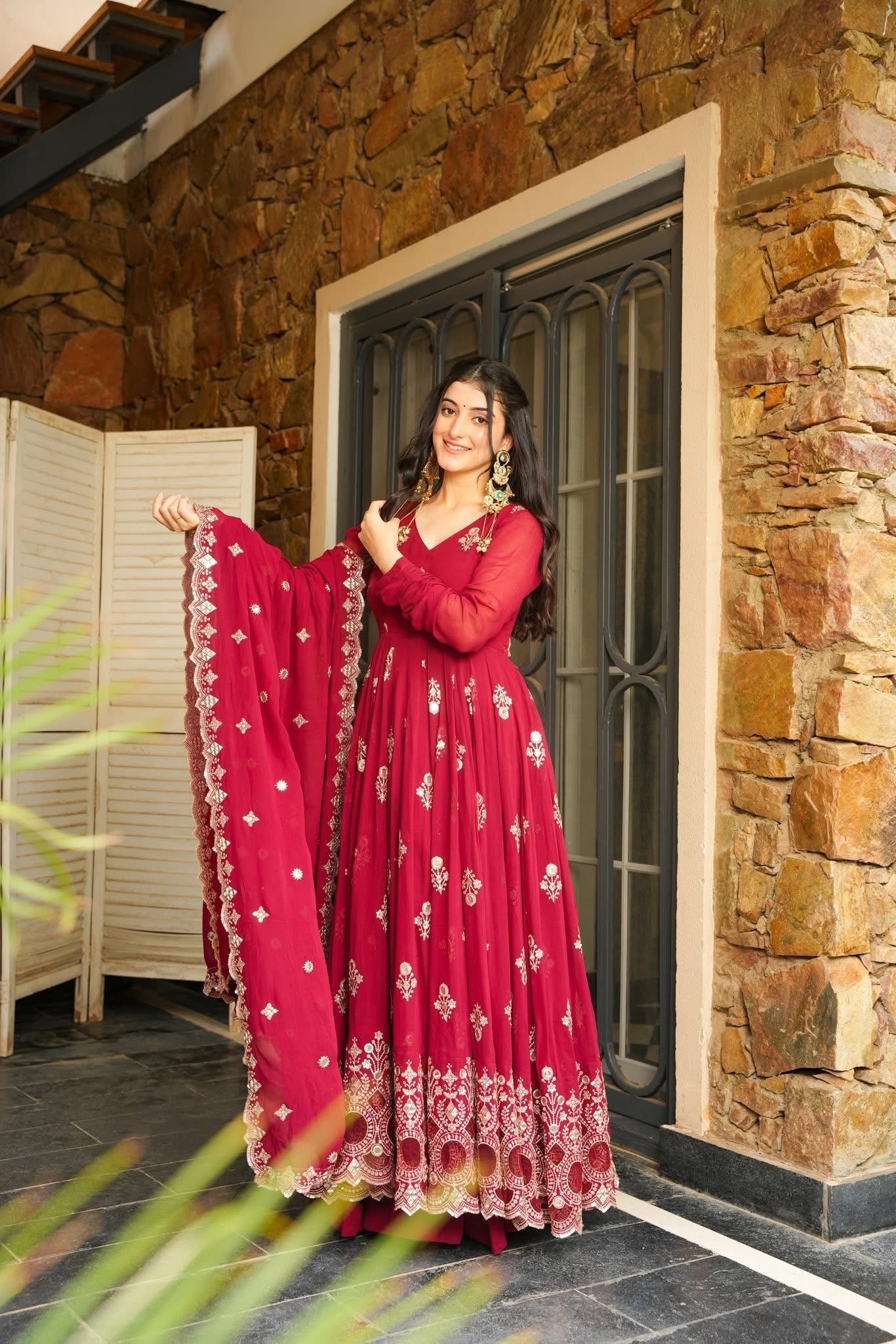 Raaniraj Regal Suit Set – Royalty Woven in Every Thread