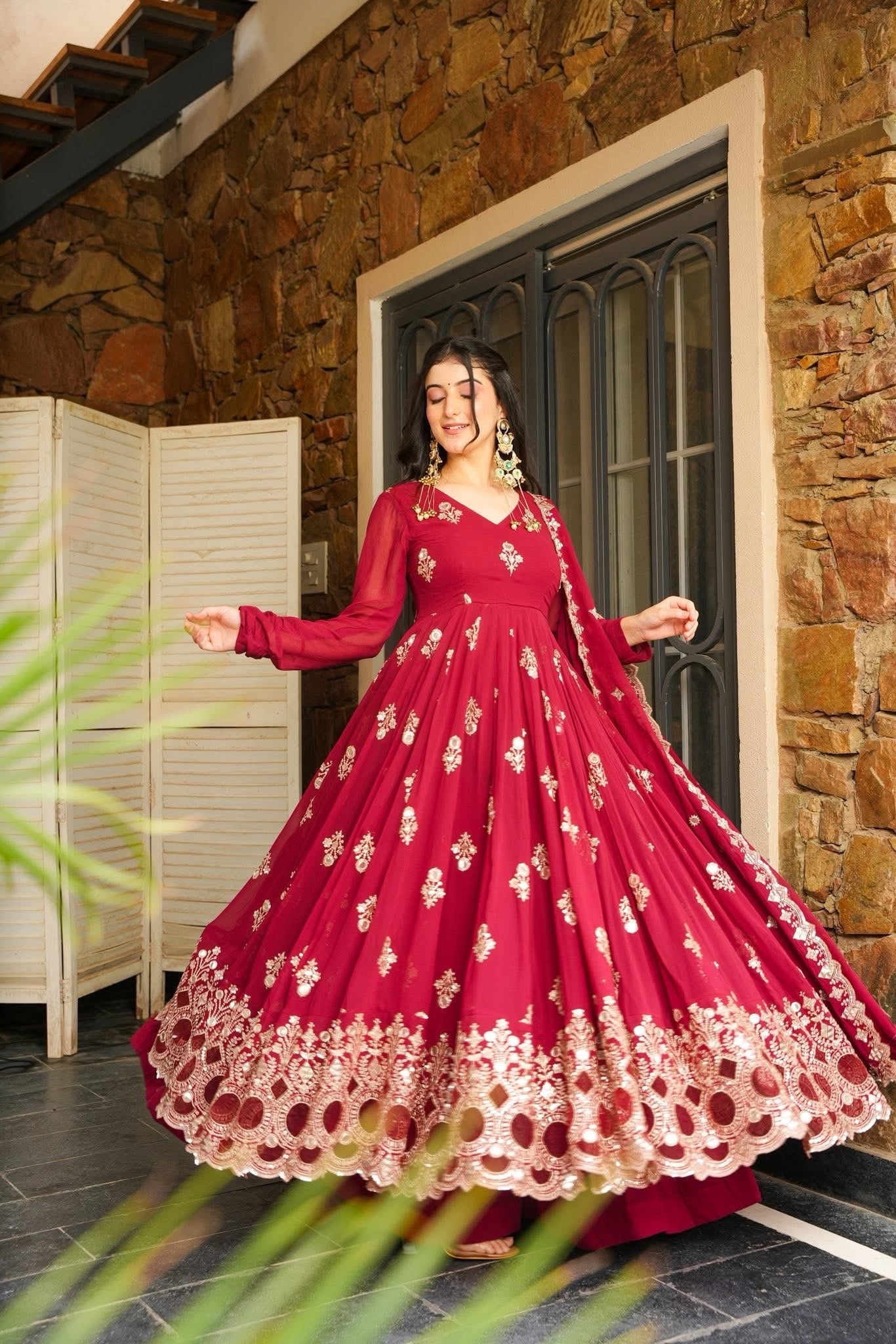 Raaniraj Regal Suit Set – Royalty Woven in Every Thread