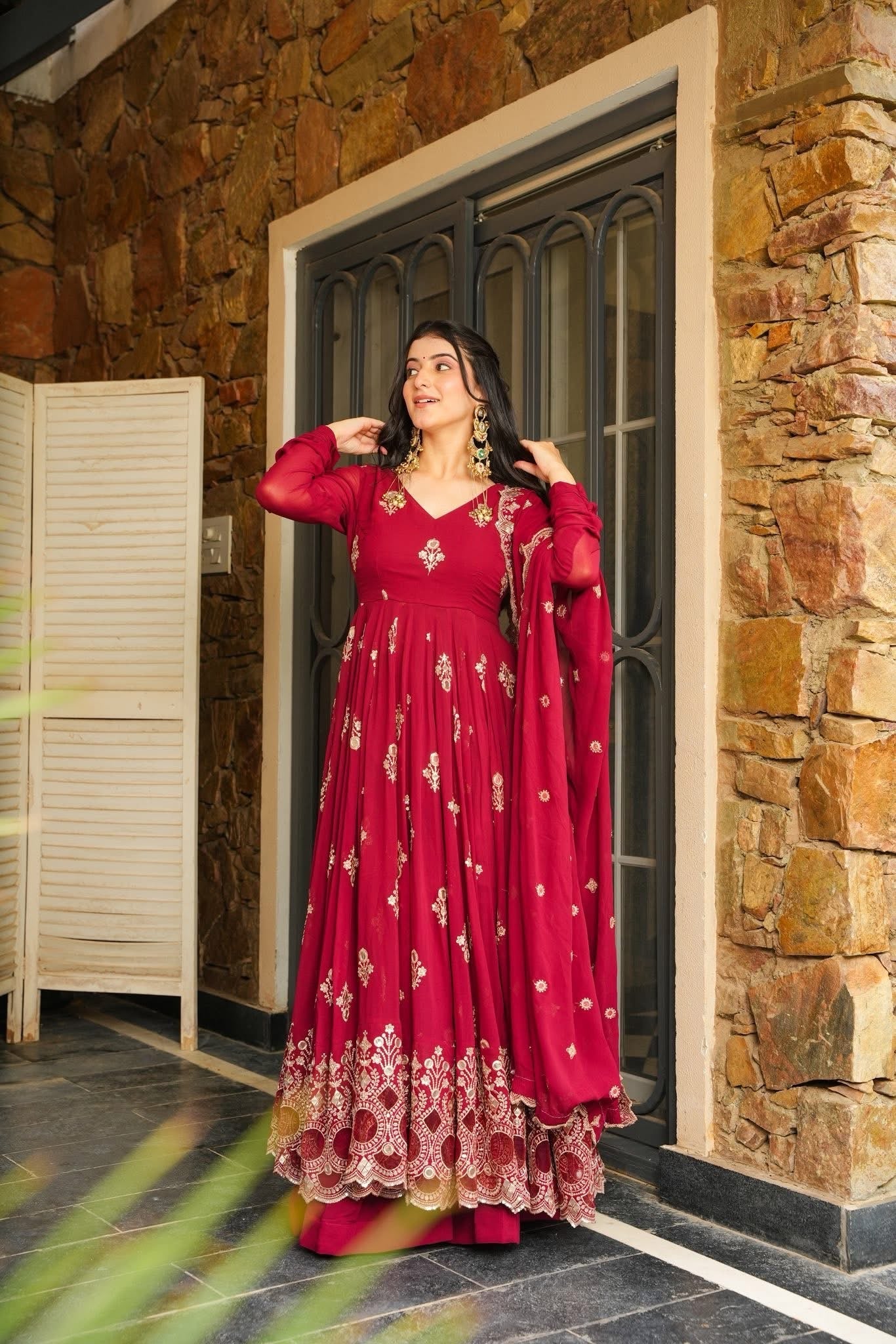 Raaniraj Regal Suit Set – Royalty Woven in Every Thread