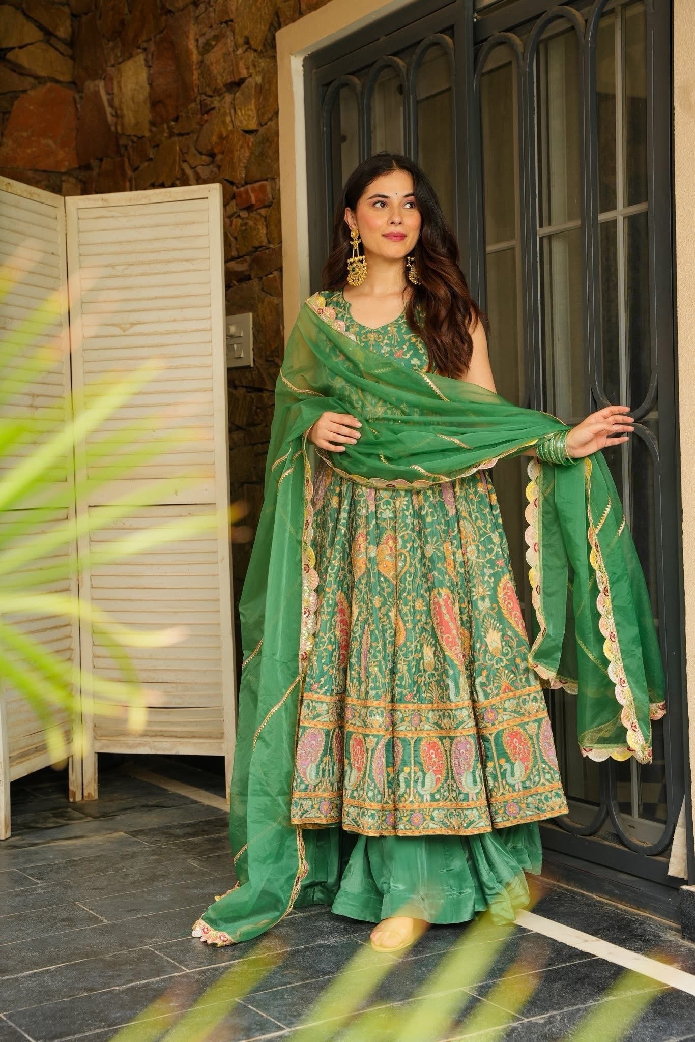 Zarangi Luxe Embroidered Suit Set – Timeless Grandeur in Every Thread